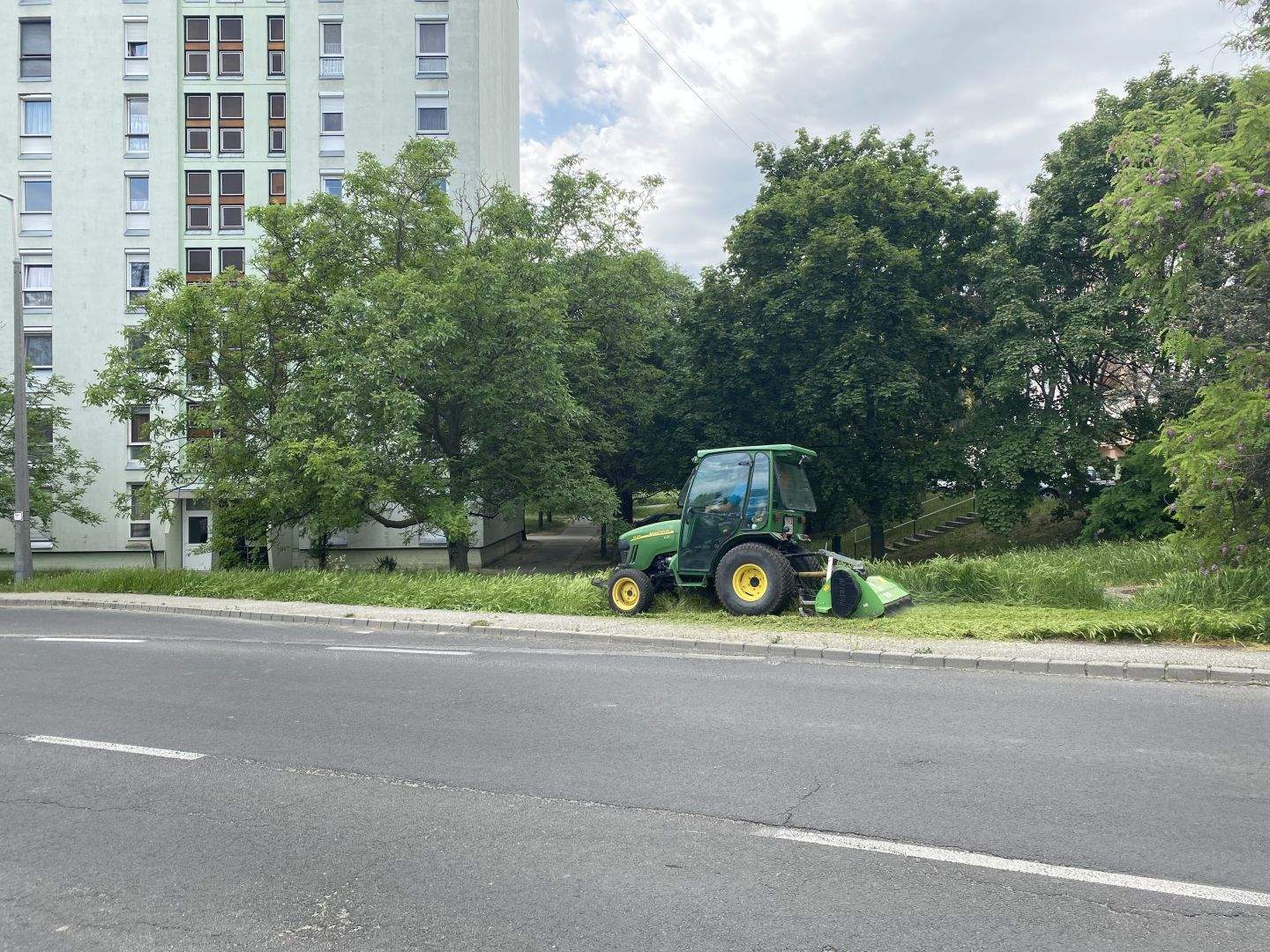 A fűnyírók csütörtöki menetrendje 05.19.