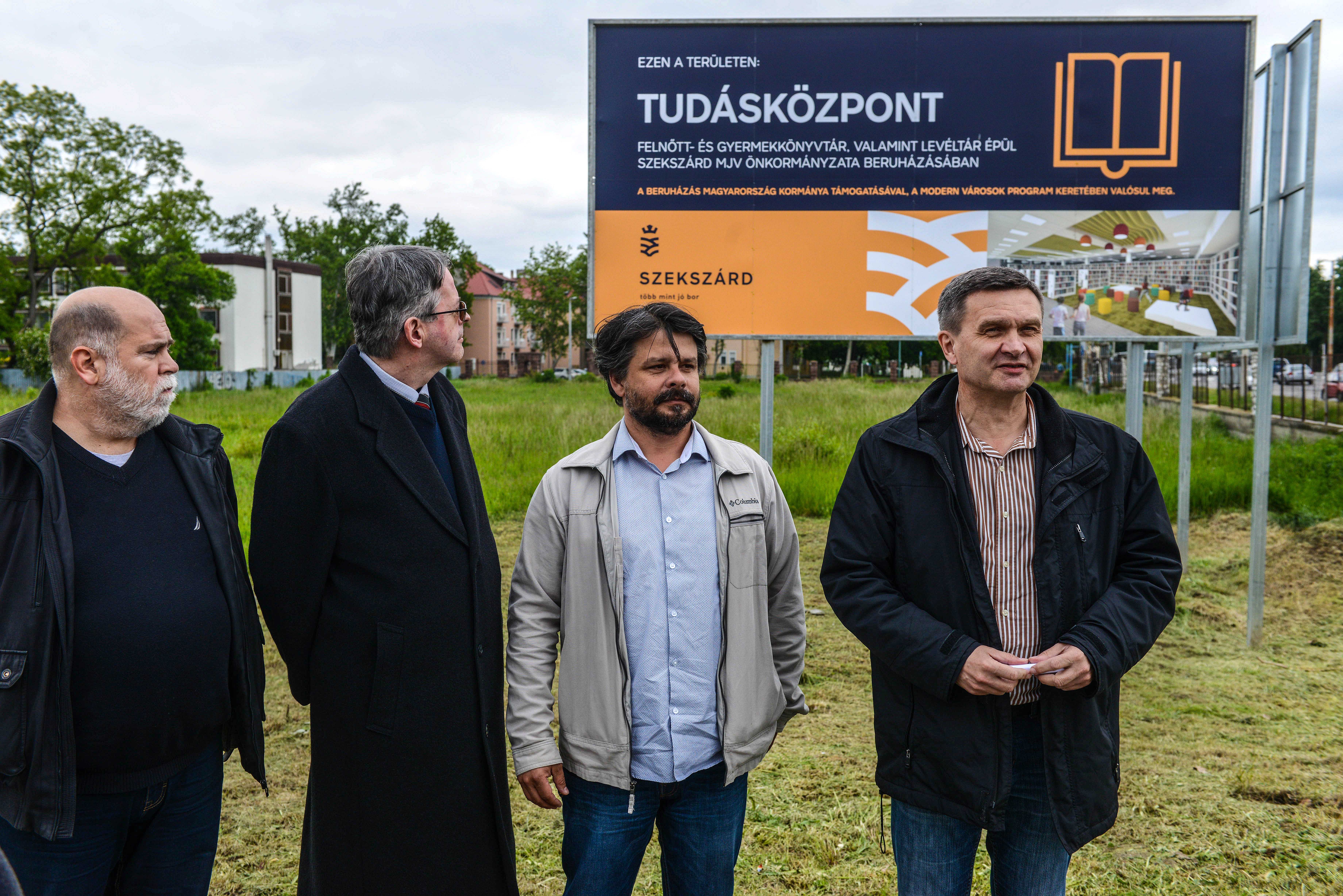 TUDKÖZ, VEZETŐK.jpg